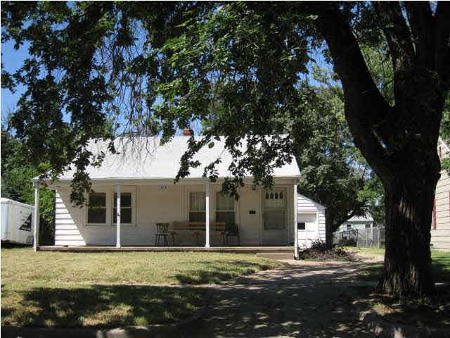 Established neighborhood just blocks from the rive