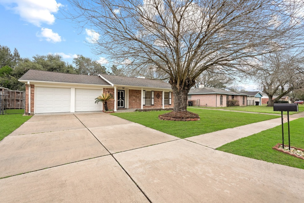 930 W Mierianne St, Houston, TX 77088 - photo 1