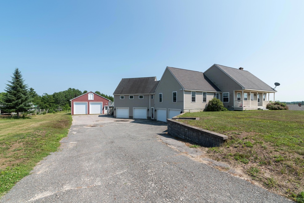 FrontDriveway-Garages-Barn