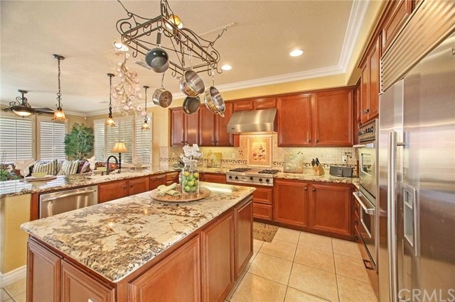 Large island makes meal preparation a breeze.