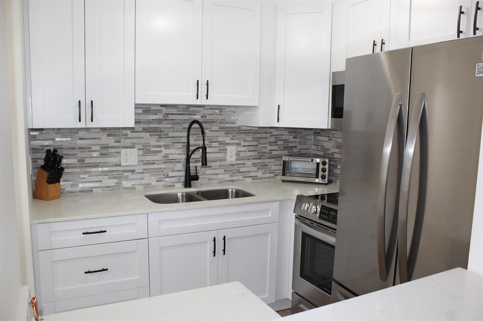 221 Norwich J, West Palm Beach, FL 33417 - photo 1