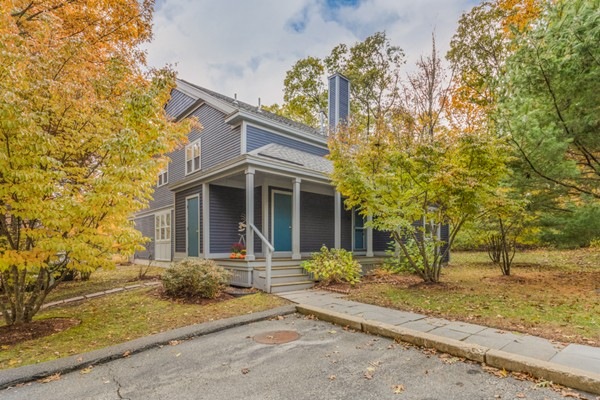 27 S Commons unit R 27, Lincoln, MA 01773 - photo 1