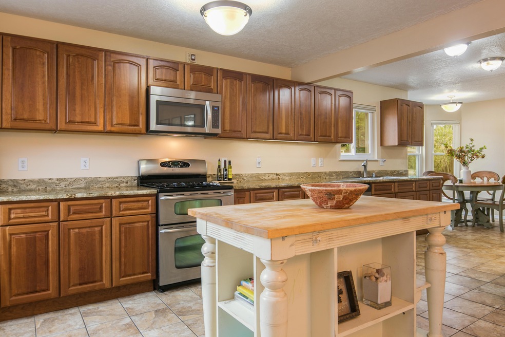 6720 Hensch Ave NE, Albuquerque, NM 87109 - photo 1