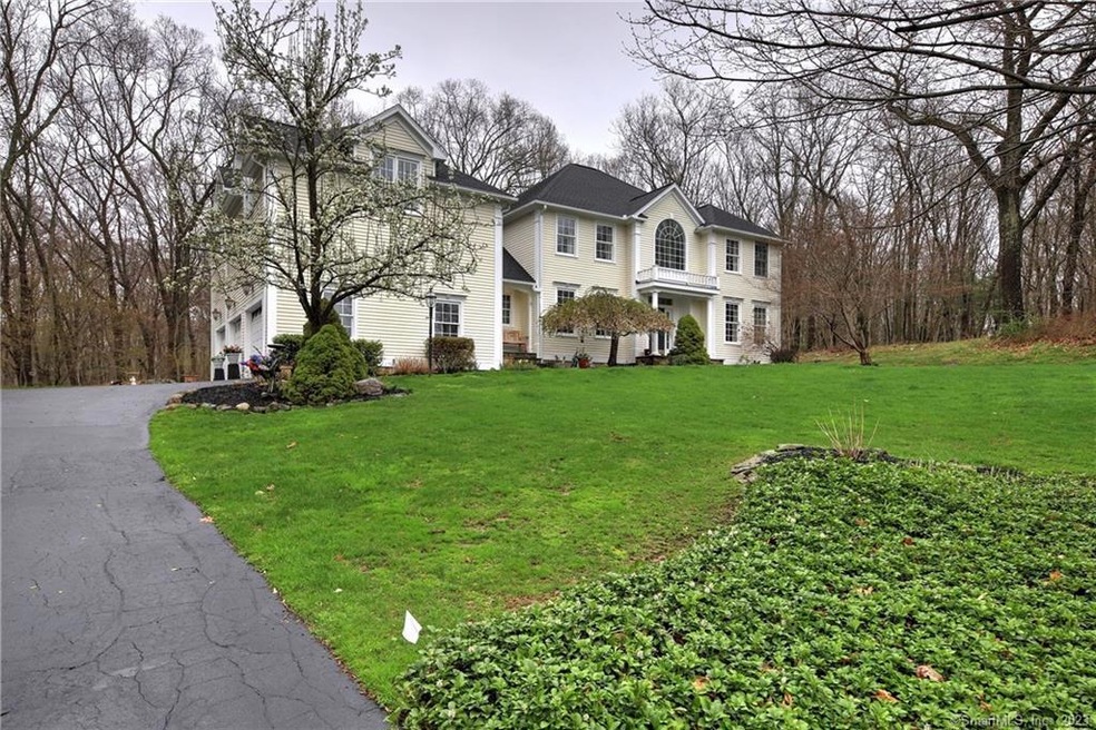 27 Hedgefield Ct, Orange, CT 06477 - photo 1