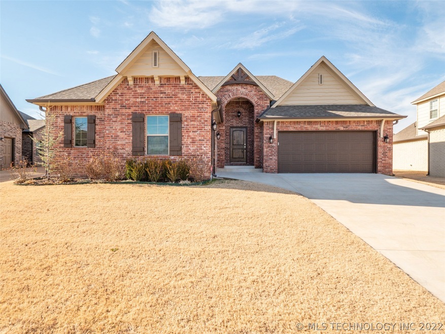 Beautiful Brand New Construction in Brighton Villa