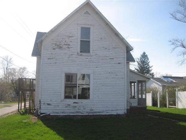 208 S Jefferson St, Ossian, IN 46777 - photo 1