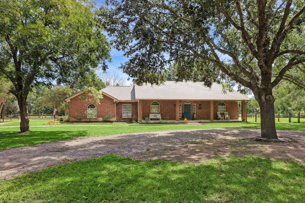 5203 Saddle Dr, Needville, TX 77461 - photo 1