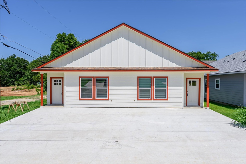 617 W Elm St, Denison, TX 75020 - photo 1