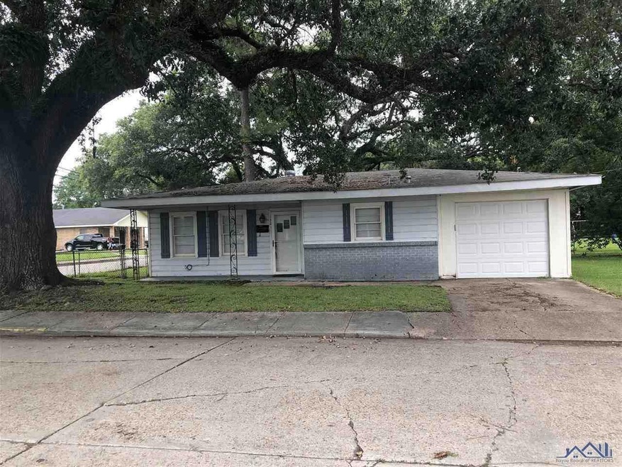 1301 Sylvia St, Houma, LA 70363 - photo 1