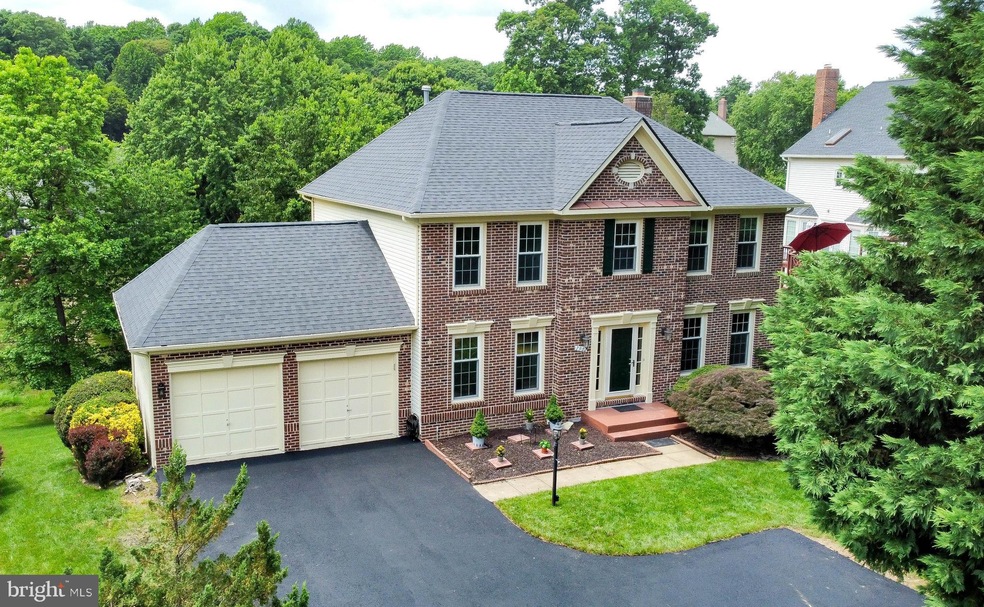 7902 Sleepy Brook Ct, Springfield, VA 22153 - photo 1