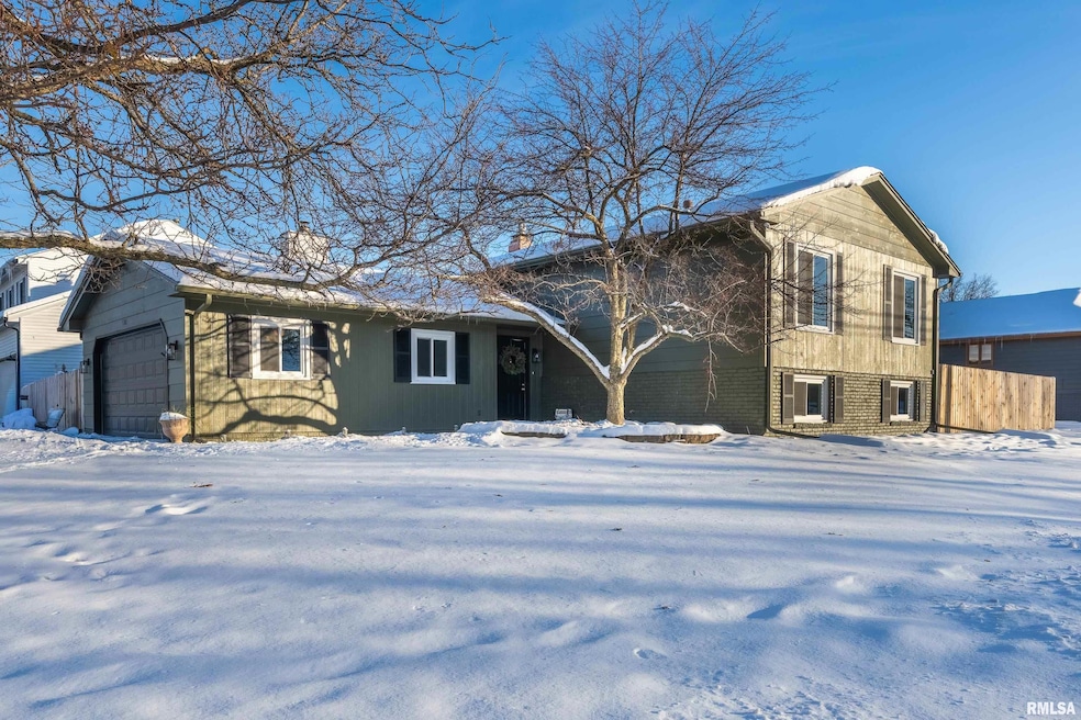 5302 16th Ave, Moline, IL 61265 - photo 1