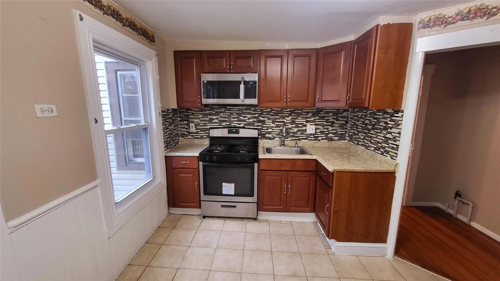 15 Hammersley Ave Apt Ave unit 2, Poughkeepsie, NY 12601 - photo 1