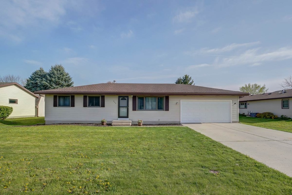 229 Lincoln St, Brooklyn, WI 53521 - photo 1