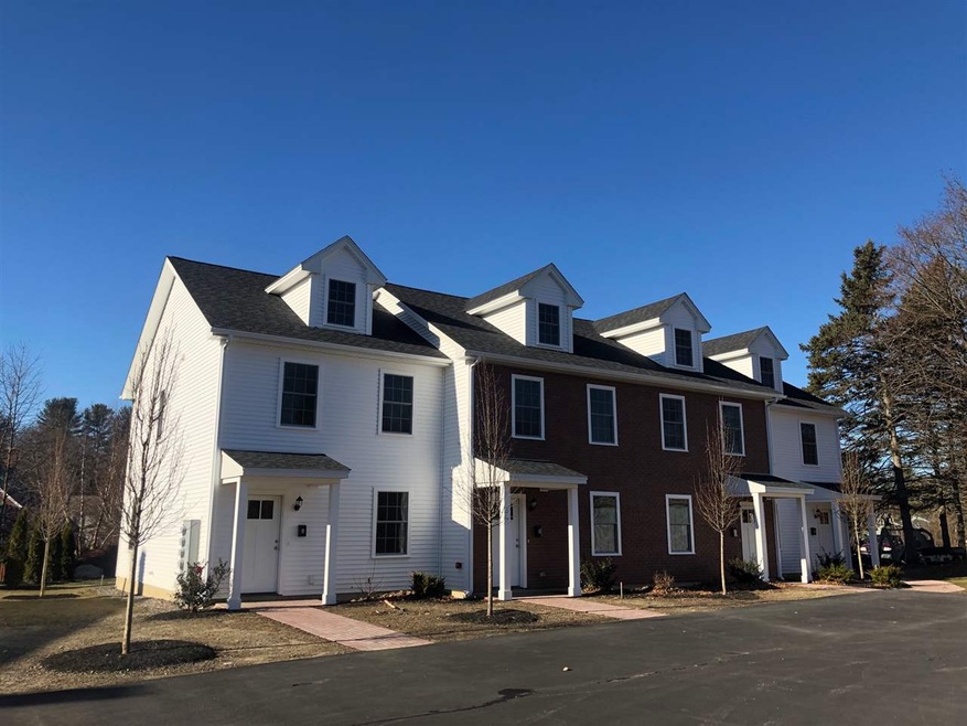 1r Grape St unit B, New Market, NH 03857 - photo 1