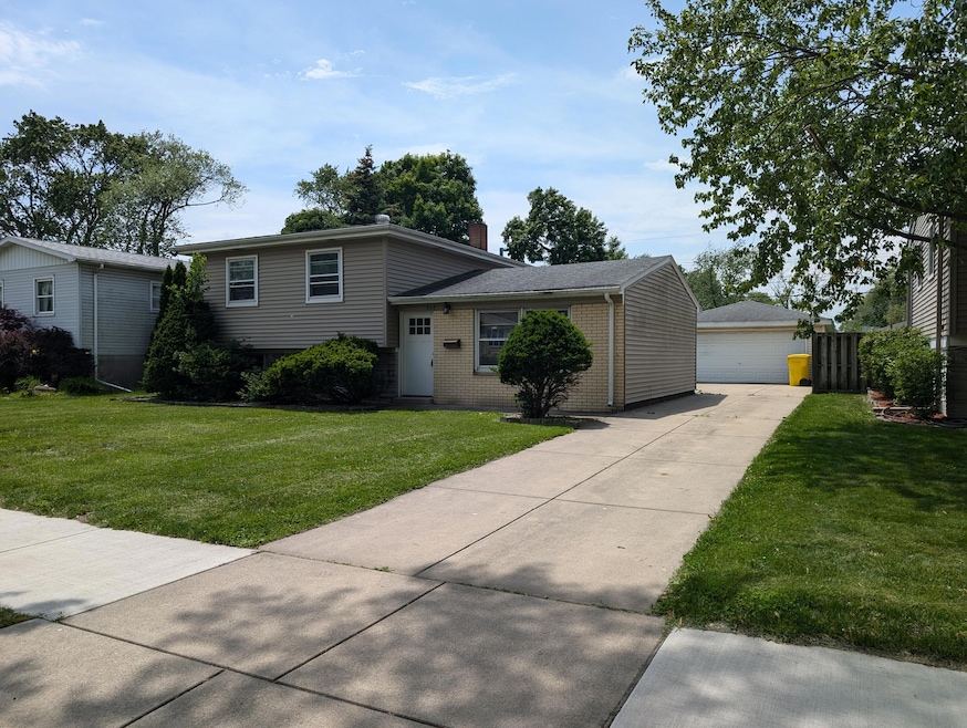 802 N Glenwood Ave, Griffith, IN 46319 - photo 1