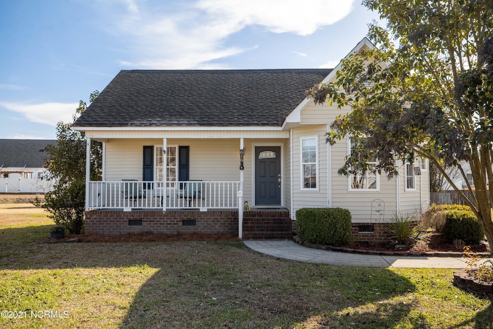 616 Bayberry Ln, Winterville, NC 28590 - photo 1