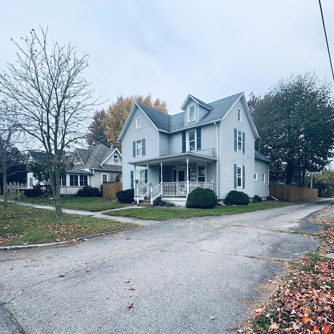 512 N Thoman St, Crestline, OH 44827 - photo 1