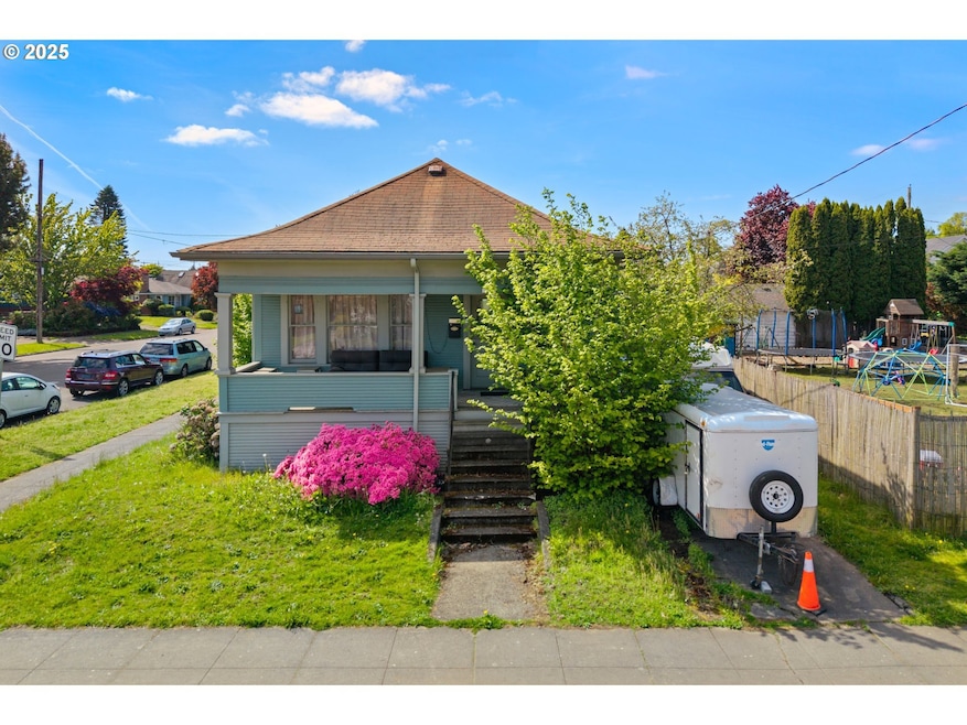 2104 N Rosa Parks Way, Portland, OR 97217 - photo 1