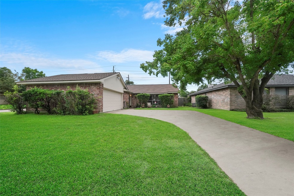 7303 Skylight Ln, Houston, TX 77095 - photo 1