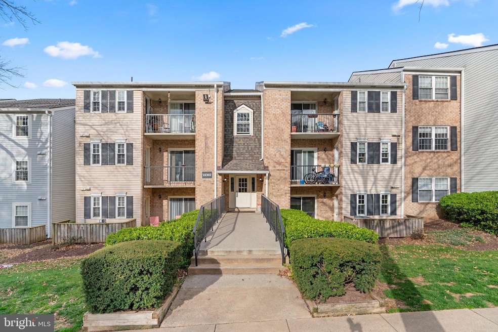 18302 Streamside Dr unit 104, Gaithersburg, MD 20879 - photo 1