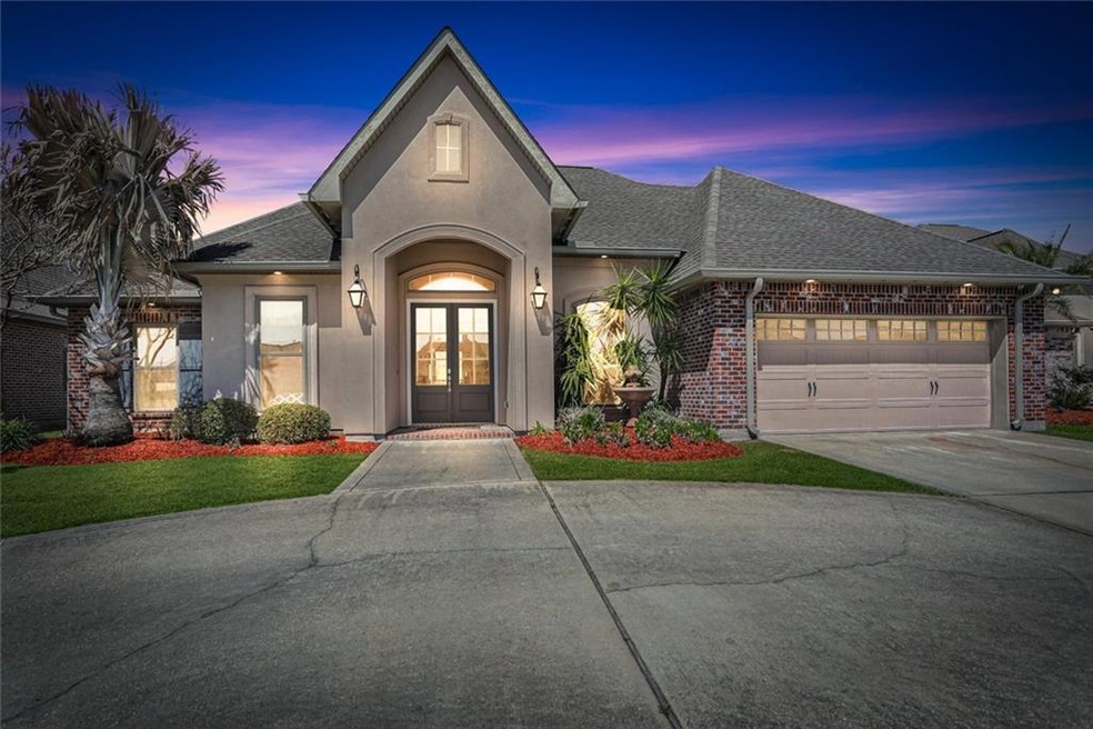 Welcome to Cypress Lakes of Oak Harbor in Slidell,