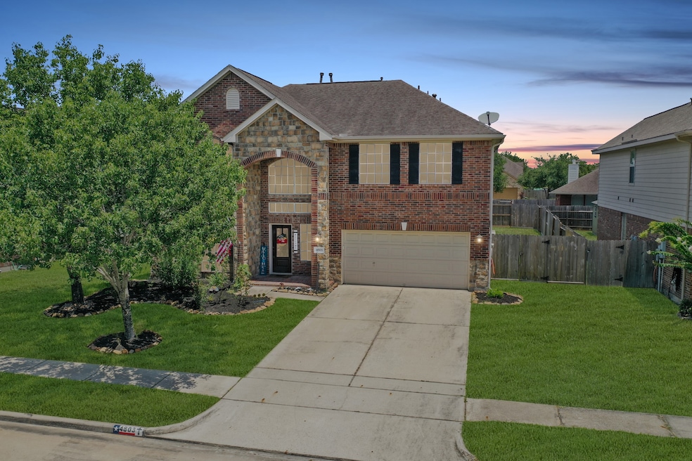 4803 Lakefront Terrace Ct, Pearland, TX 77584 - photo 1