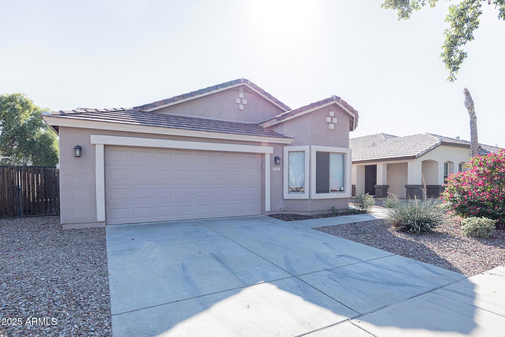 1633 E Beautiful Ln, Phoenix, AZ 85042 - photo 1