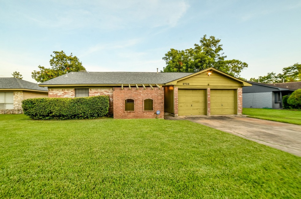 9706 Ebb St, Houston, TX 77089 - photo 1