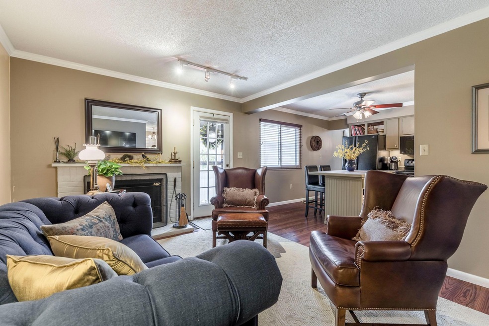 6331 Friars Green Ln, Columbus, OH 43213 - photo 1