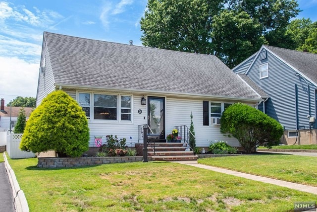 26 Meadow Ln, Clifton, NJ 07012 - photo 1