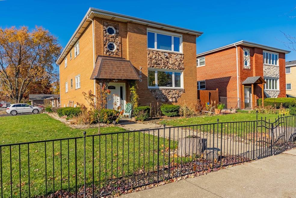 7560 Banks St unit 2, Justice, IL 60458 - photo 1