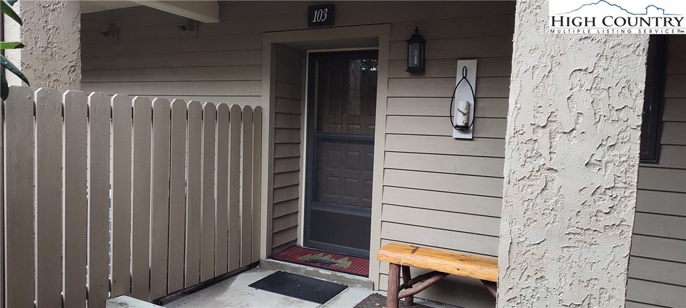 908 Chetola Lake Dr unit 103, Blowing Rock, NC 28605 - photo 1
