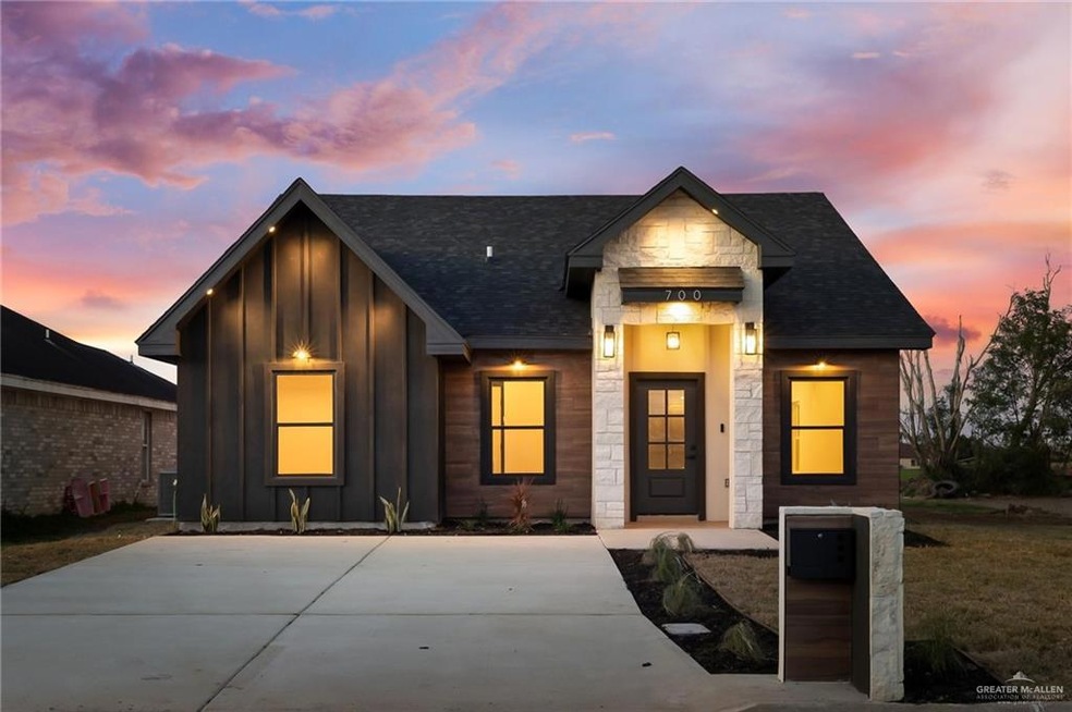 700 Marissa Dr, Alamo, TX 78516 - photo 1