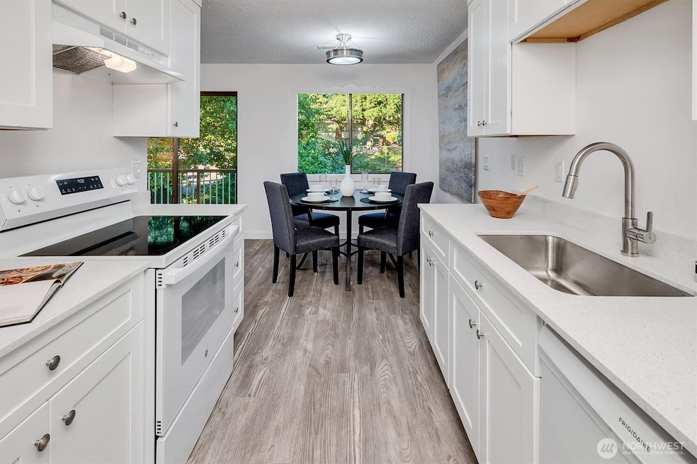 14132 74th Place NE unit 16D, Kirkland, WA 98034 - photo 1