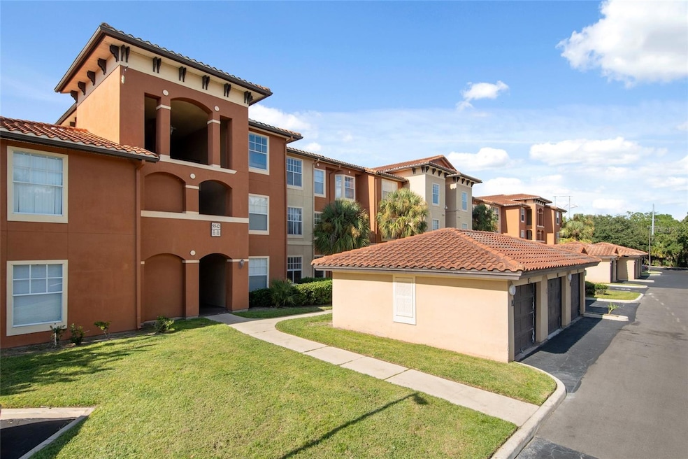 5542 Metrowest Blvd unit 10, Orlando, FL 32811 - photo 1