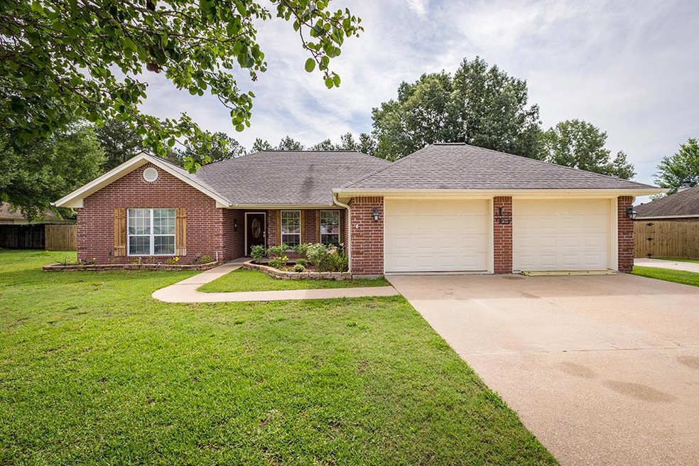 204 Ashwood Bend, Lufkin, TX 75904 - photo 1
