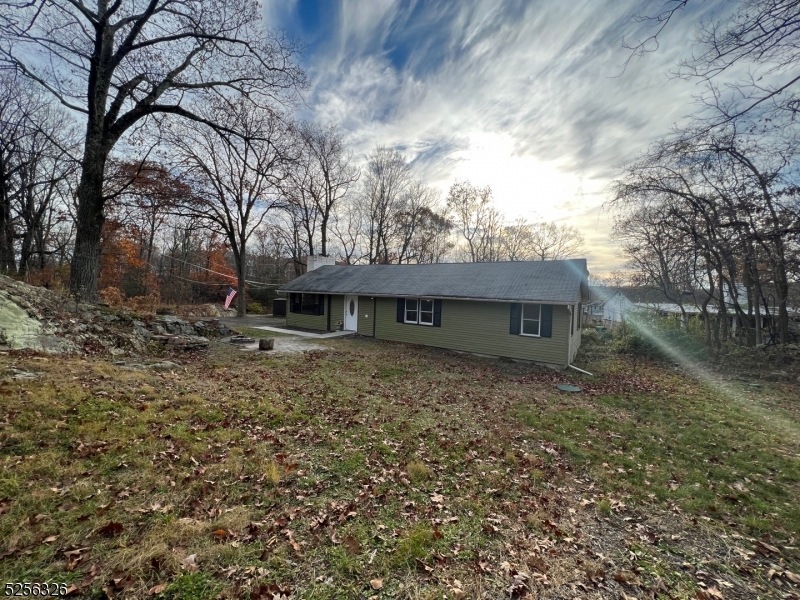 4 Mohawk Trail, Andover, NJ 07821 - photo 1