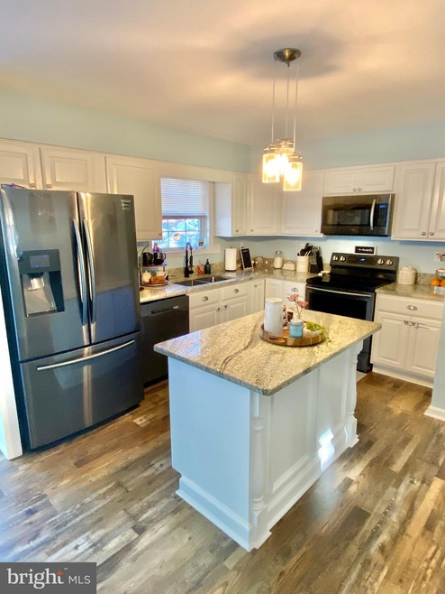 35595 Aviation Yacht Club Rd, Mechanicsville, MD 20659 - photo 1