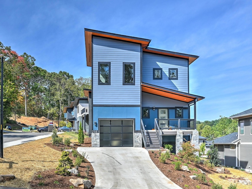 Sold $835,000 • Co-Listing Agent