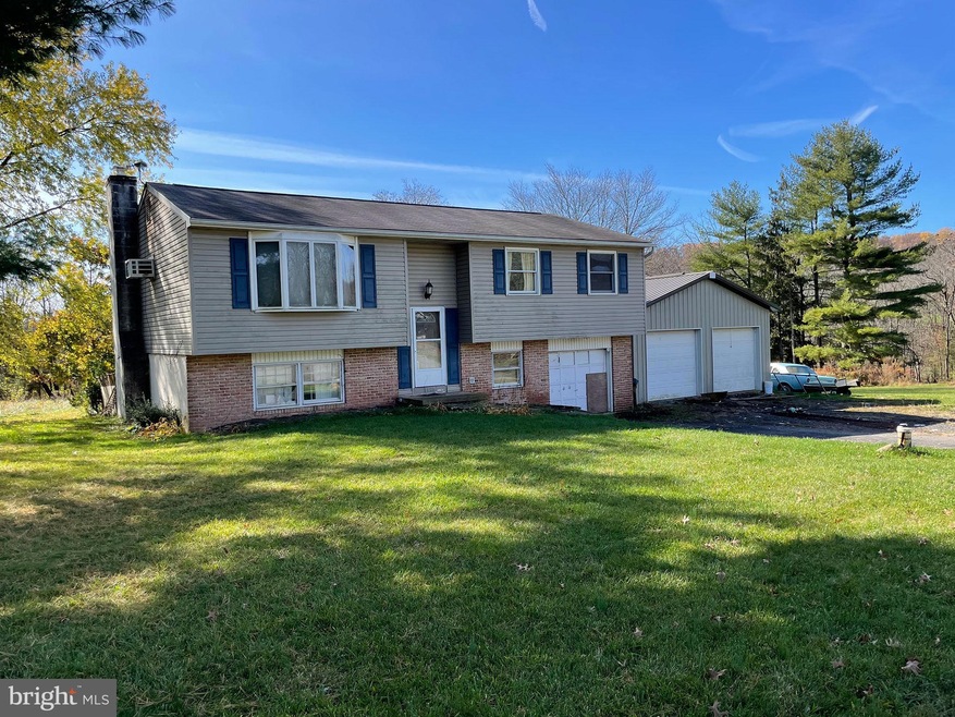 2125 Lantern Ln, East Greenville, PA 18041 - photo 1