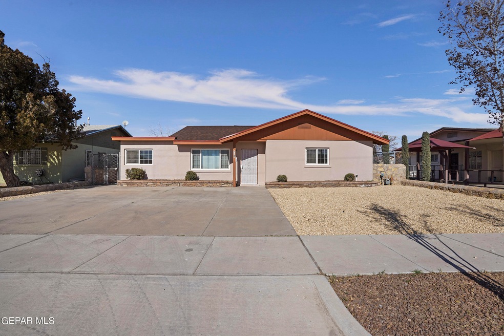 8109 Valley View Dr, El Paso, TX 79907 - photo 1