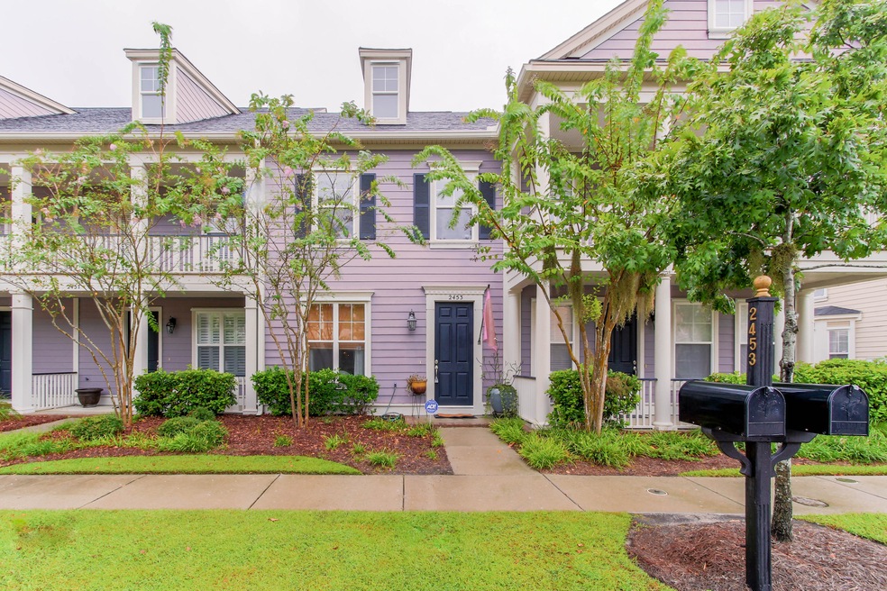 2453 Kings Gate (1)