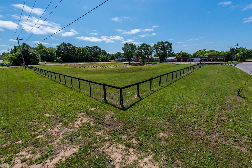 1918 Main Rd, Waller, TX 77484 - photo 1