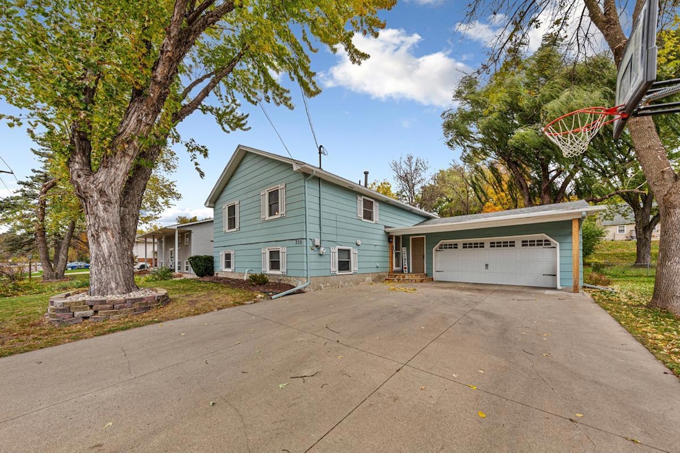 316 Stoltzman Rd, Mankato, MN 56001 - photo 1