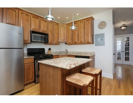 140-142 W 7th St unit 2, Boston, MA 02127 - photo 1