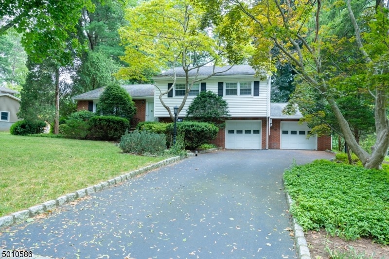 337 Ell Rd, Hillsdale, NJ 07642 - photo 1