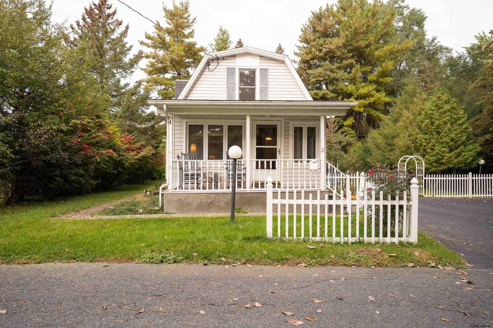 2 Clinton St, Rensselaer, NY 12144 - photo 1