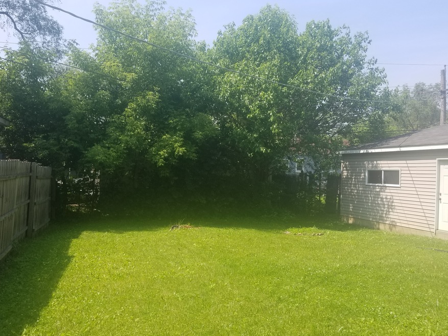 2712 N Pine St, Waukegan, IL 60087 - photo 1