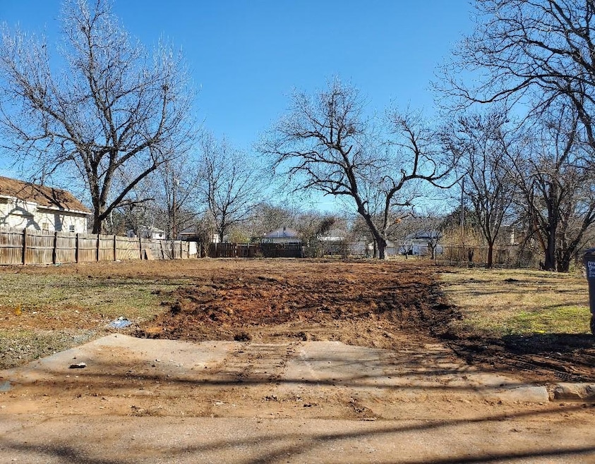 833 N Hobson Ave, Shawnee, OK 74801 - photo 1