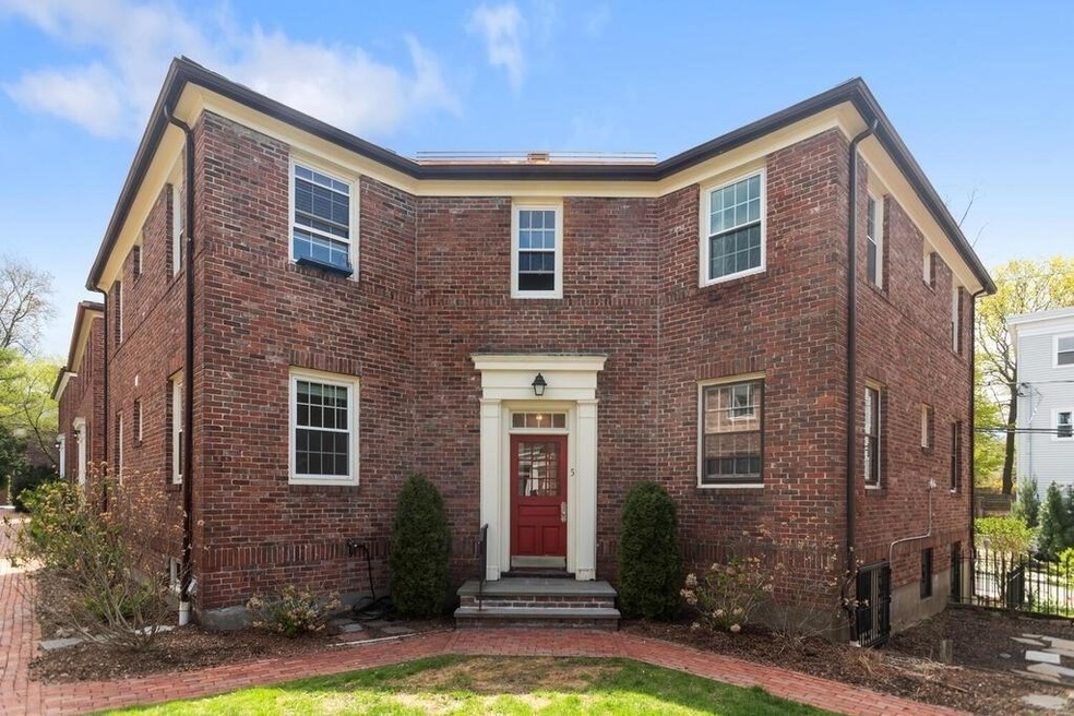 5 Garden Ct unit 2, Cambridge, MA 02138 - photo 1